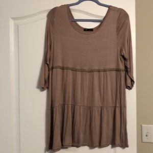 Ash mocha tiered top